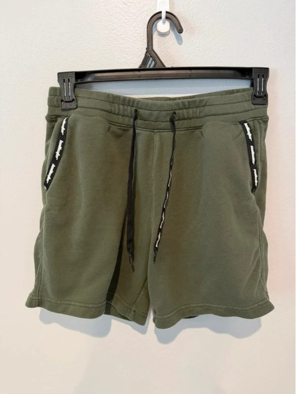 Hollister Men’s Fleece Sweat Shorts Size Small Olive Green Logo Tape